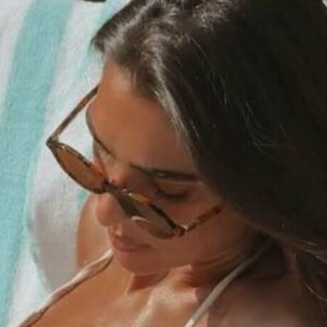 Stef Williams model image