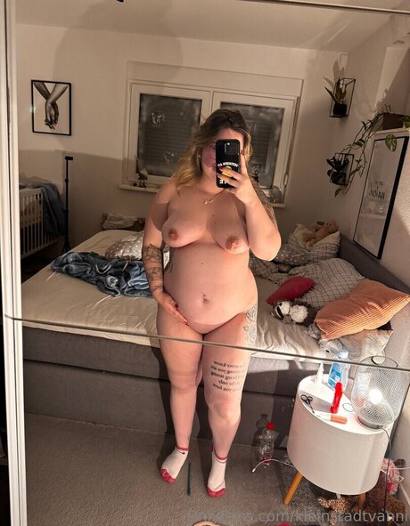 Kleinstadtvanni naked star photo