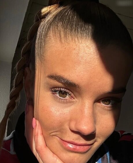 Selina Cerci high quality actress pictures