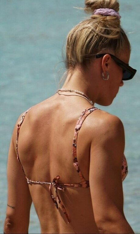 Selina Cerci model adult galleries