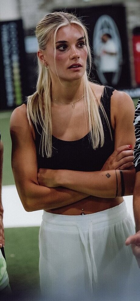 Selina Cerci naked model pic