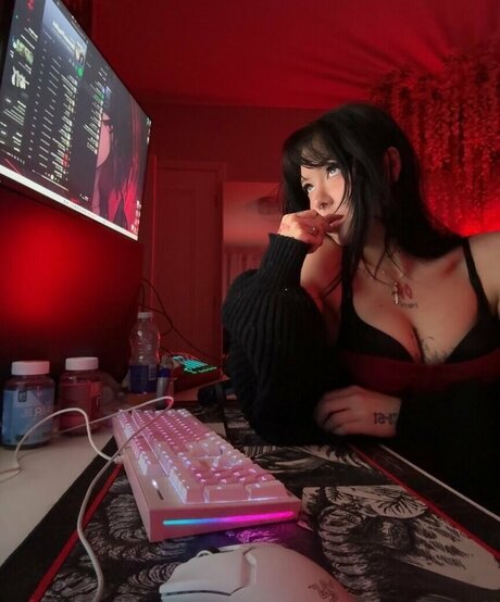 Laurinchhhe sex model img