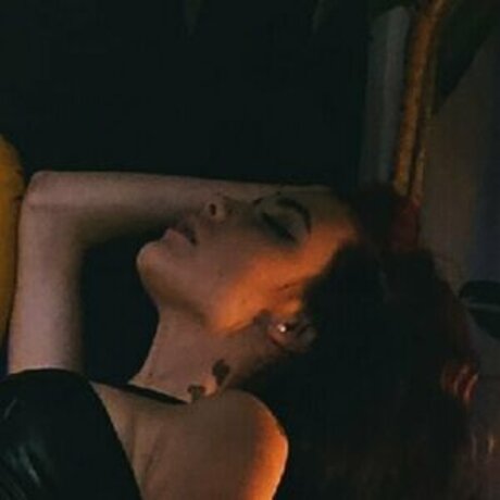 LucyWilow model naked images