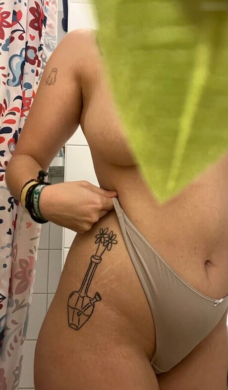 marleendi naked model gallery