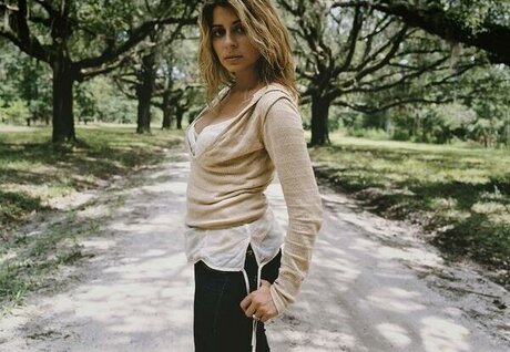 Julie Zenatti sexy star pictures