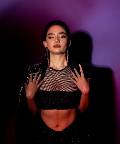 Anushka Sen pornstar hot image