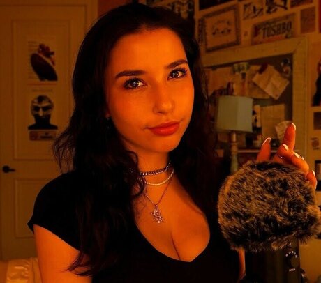 Pea Asmr nudes model pic