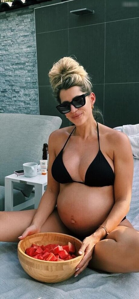 Sarah Harrison hd star pics