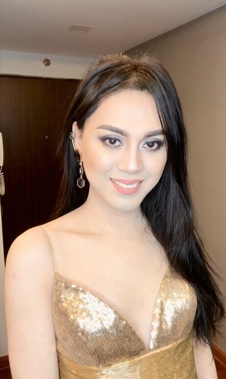 Mel Cross CD pretty actress pic