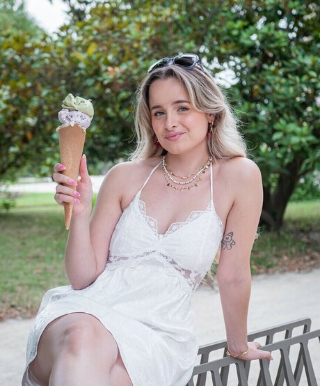 Camille LV pornstar beautiful photos