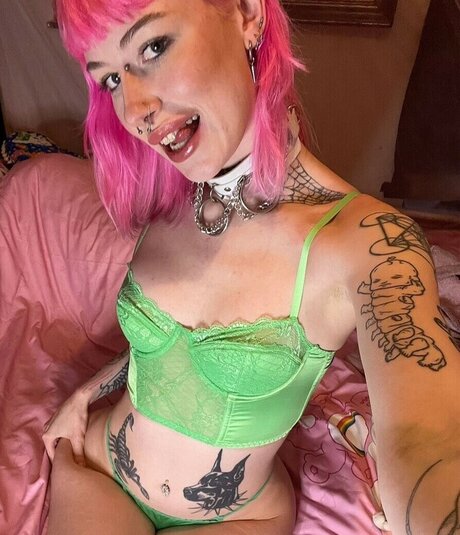 Sisterwhippy naked actress image