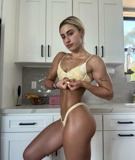 Thelatgirl star image