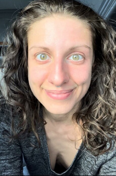 Victoria Liro naked model pics