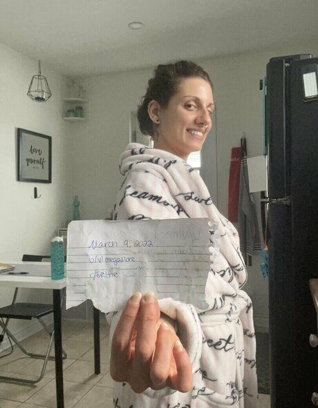 Victoria Liro model naked images