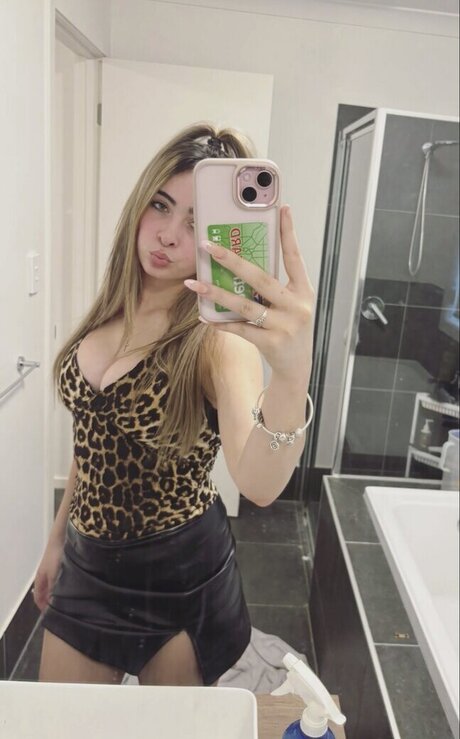 Jxzmine11 pornstar hot pic