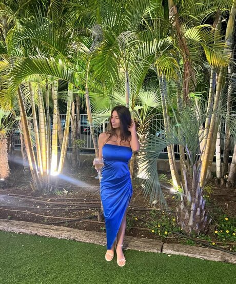 shir vaturi sexy star image