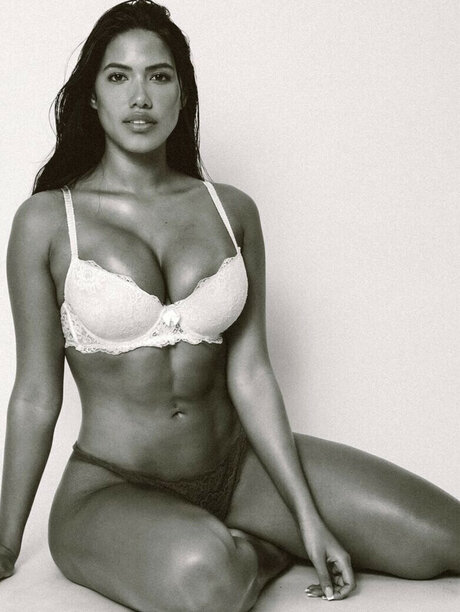 Valentina Rueda naked actress photo