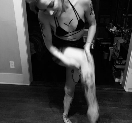 Britt Lower star sex pics