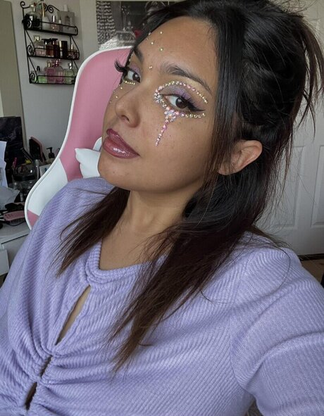 Hiddeninmyvalley porn model image