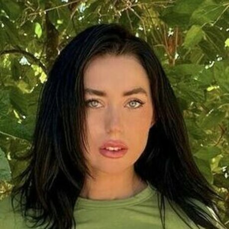 Itssian blue sexy actress pic