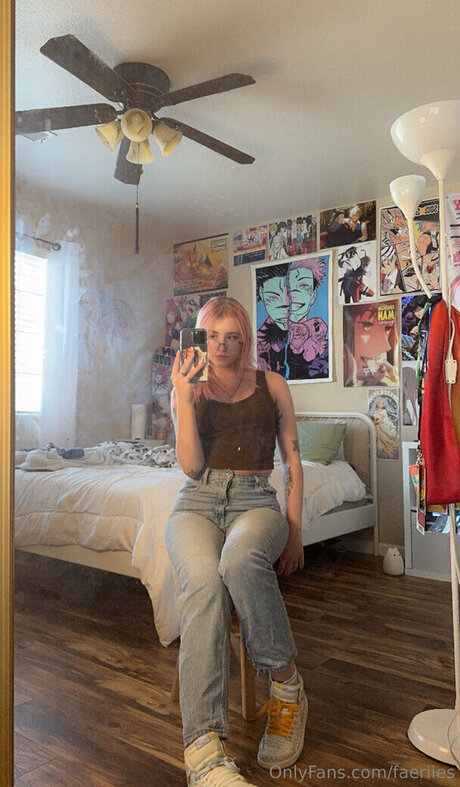 faeriies model nudes archive