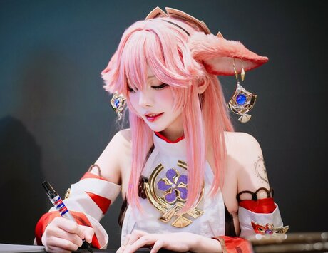 riri thisway model pretty pic