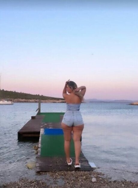 Fidan Atalay pretty pornstar pics