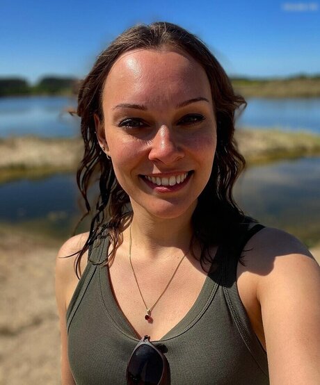 Sabrina Outdoor model hd photos