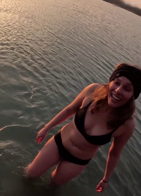 Sabrina Outdoor beautiful actress galleries