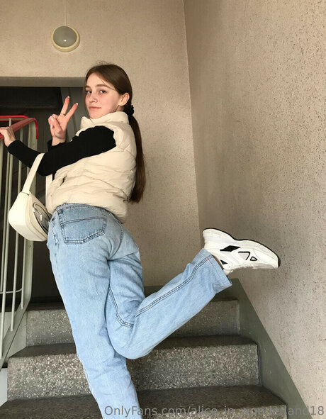 Alice in wonderland18 naked star gallery