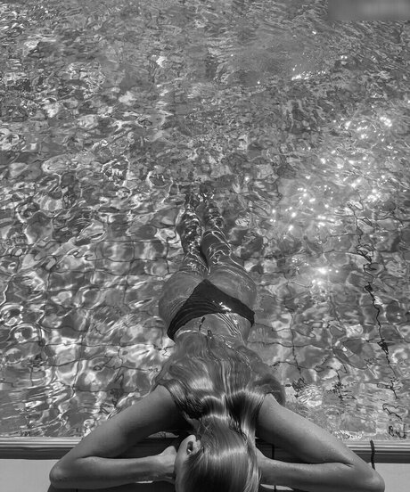 juliii fnk exclusive model image