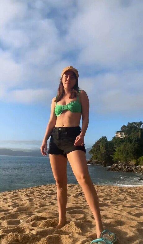 Fernanda Nobre hot model pics