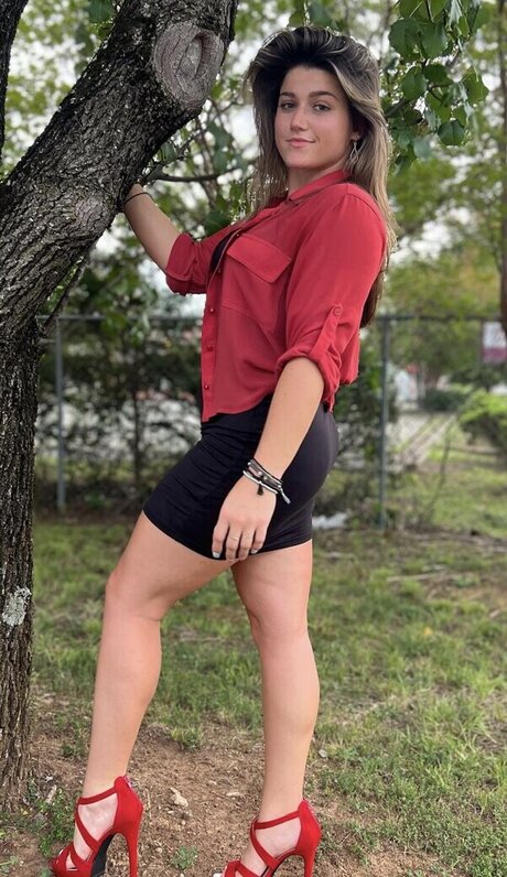 Short Mcnugget porn model gallery