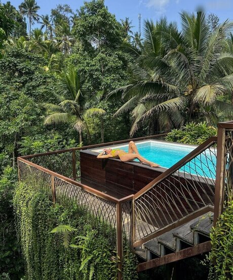 L a Elui hd pornstar pics