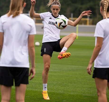 Kathrin Hendrich pornstar adult picture