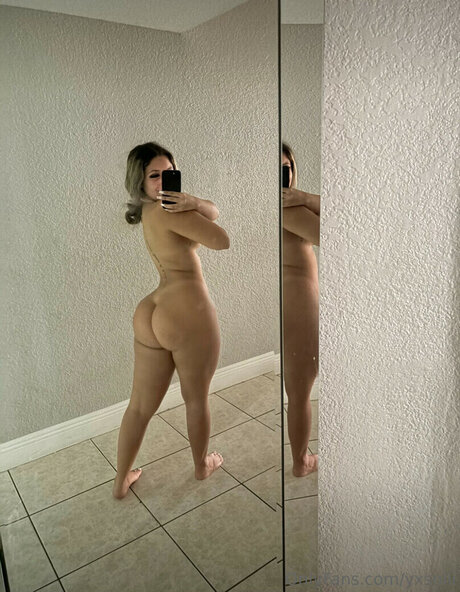 yxsniii star exclusive picture