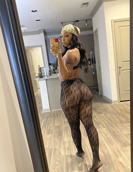 bighomietyni adult model gallery