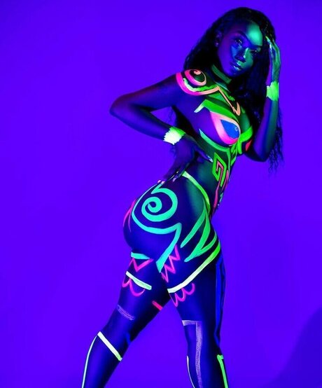 bighomietyni model erotic galleries