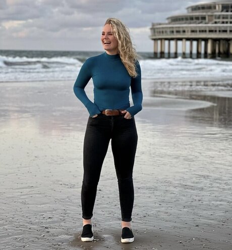 Roosjexb exclusive star pictures