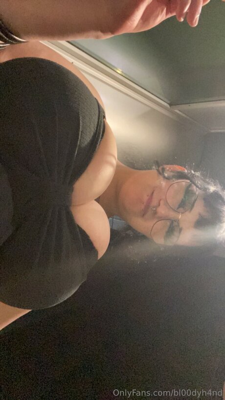 bl00dyh4nd xxx model pics