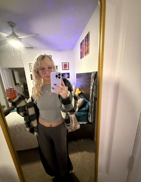 Katycarnegie star erotic pictures