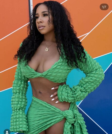 Famous Kiki 1 model top images