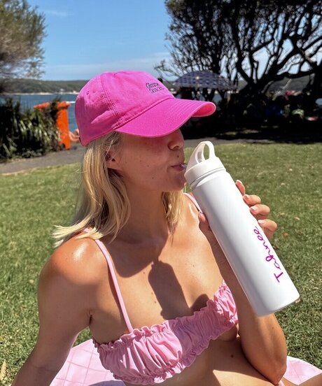 Tahnee Cook pretty pornstar photos