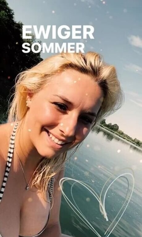 Alinas Landleben model beautiful picture