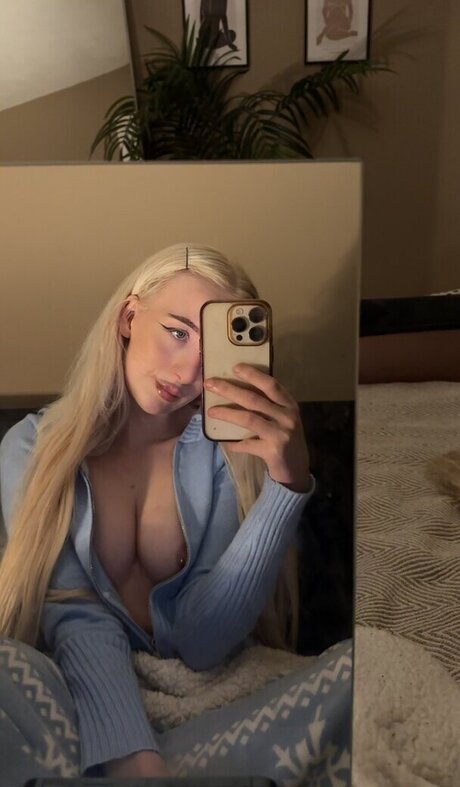 Charlotte 99 hd pornstar photo