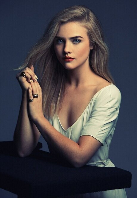 Maddie Hasson adult model pic