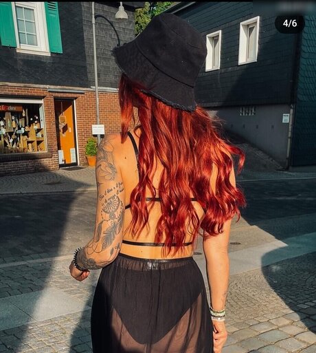 Aline Jost Diraimondo naked model gallery