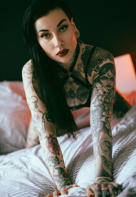 Kiki Julek perfect star photos