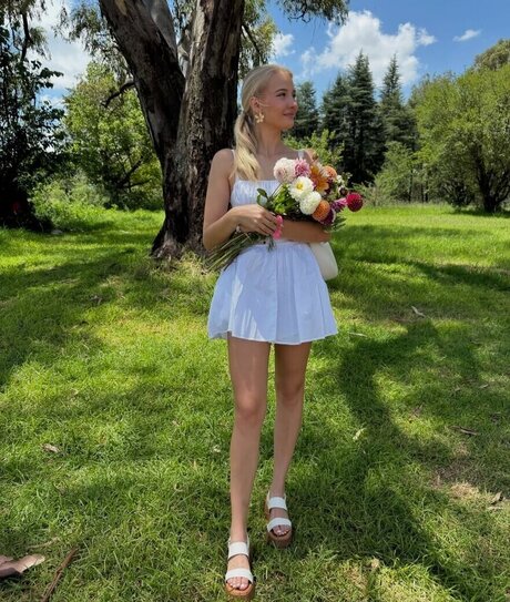 Juliet Small pornographic actress pictures