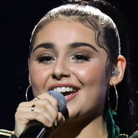 Alessandra Mele pretty star images